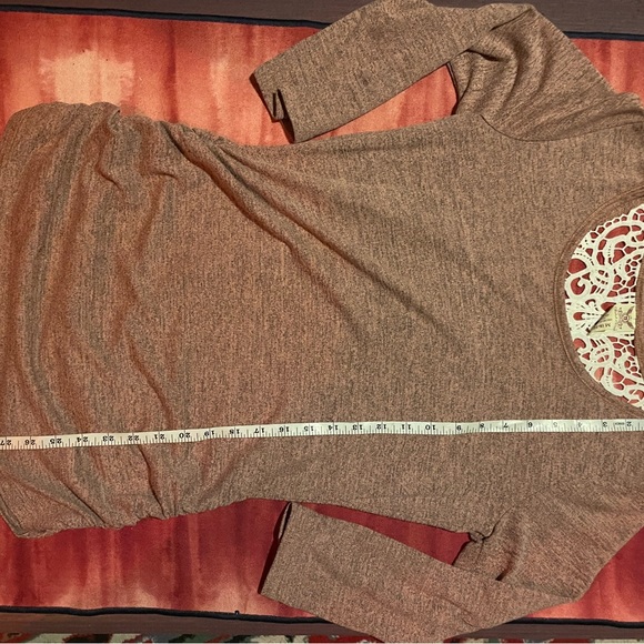 FADED GLORY // salmon ruched lacey-back top - Picture 5 of 11